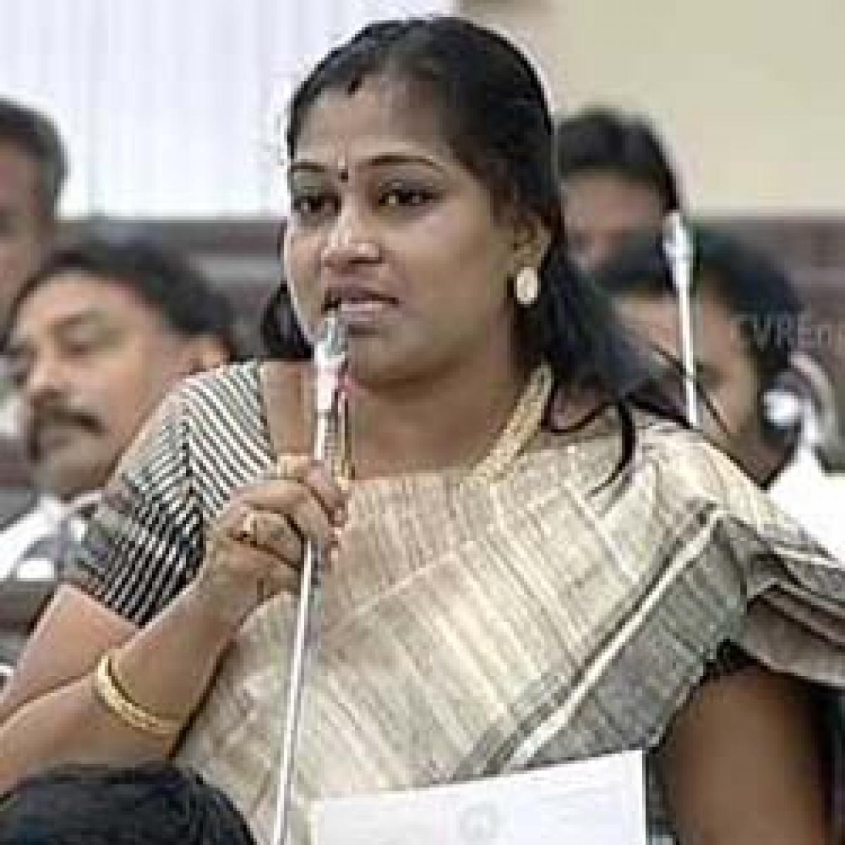 TDP MLA Anitha turns emotional over Rojas comments